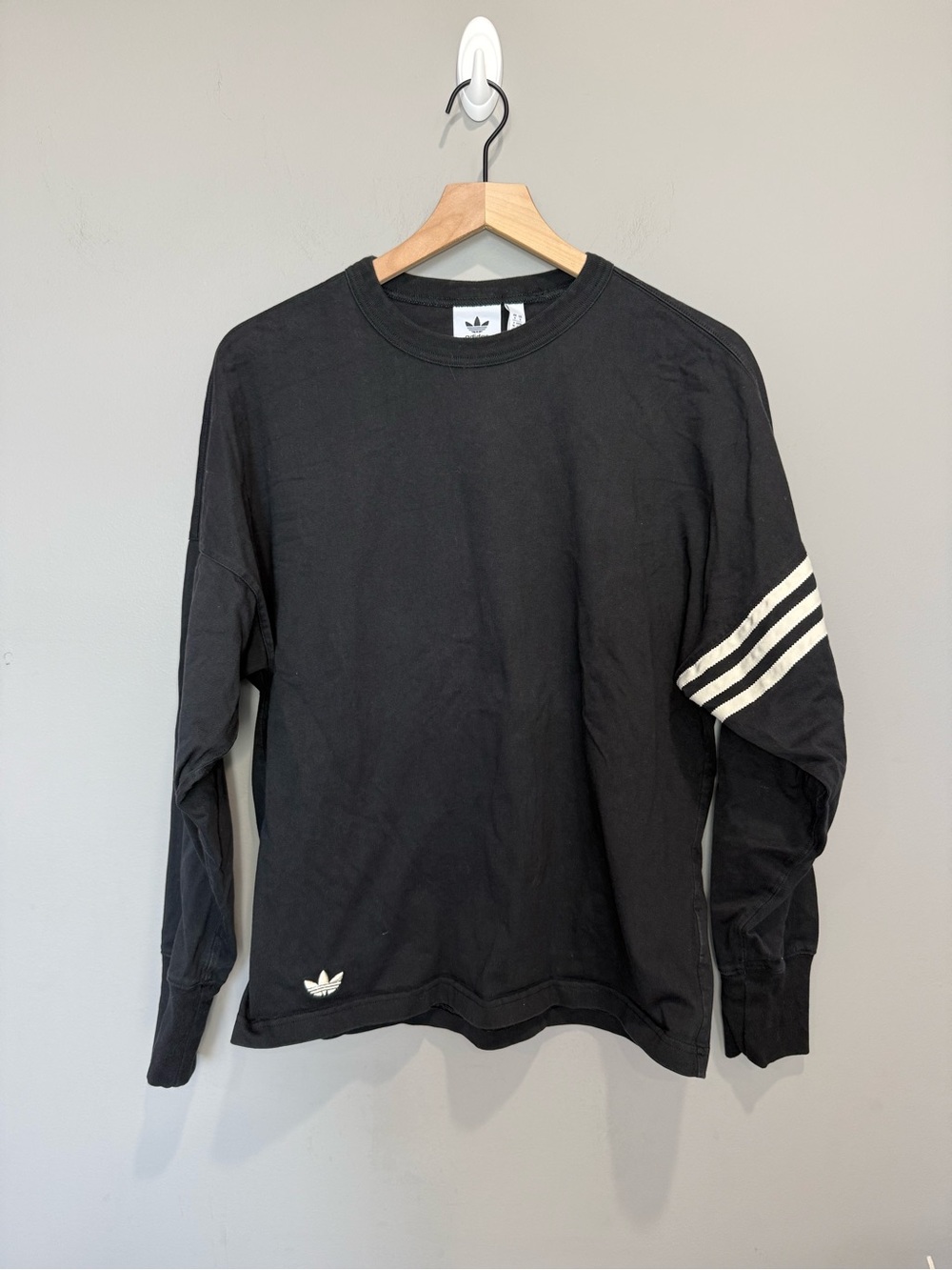 adidas Originals Men's Adicolor Neuclassics size small